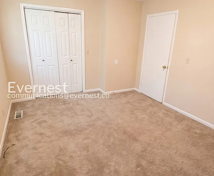 1710 Ichabod Ln #B — Photo 7