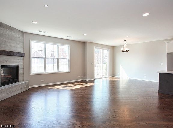 5th image of 2223 Washington Dr #159E