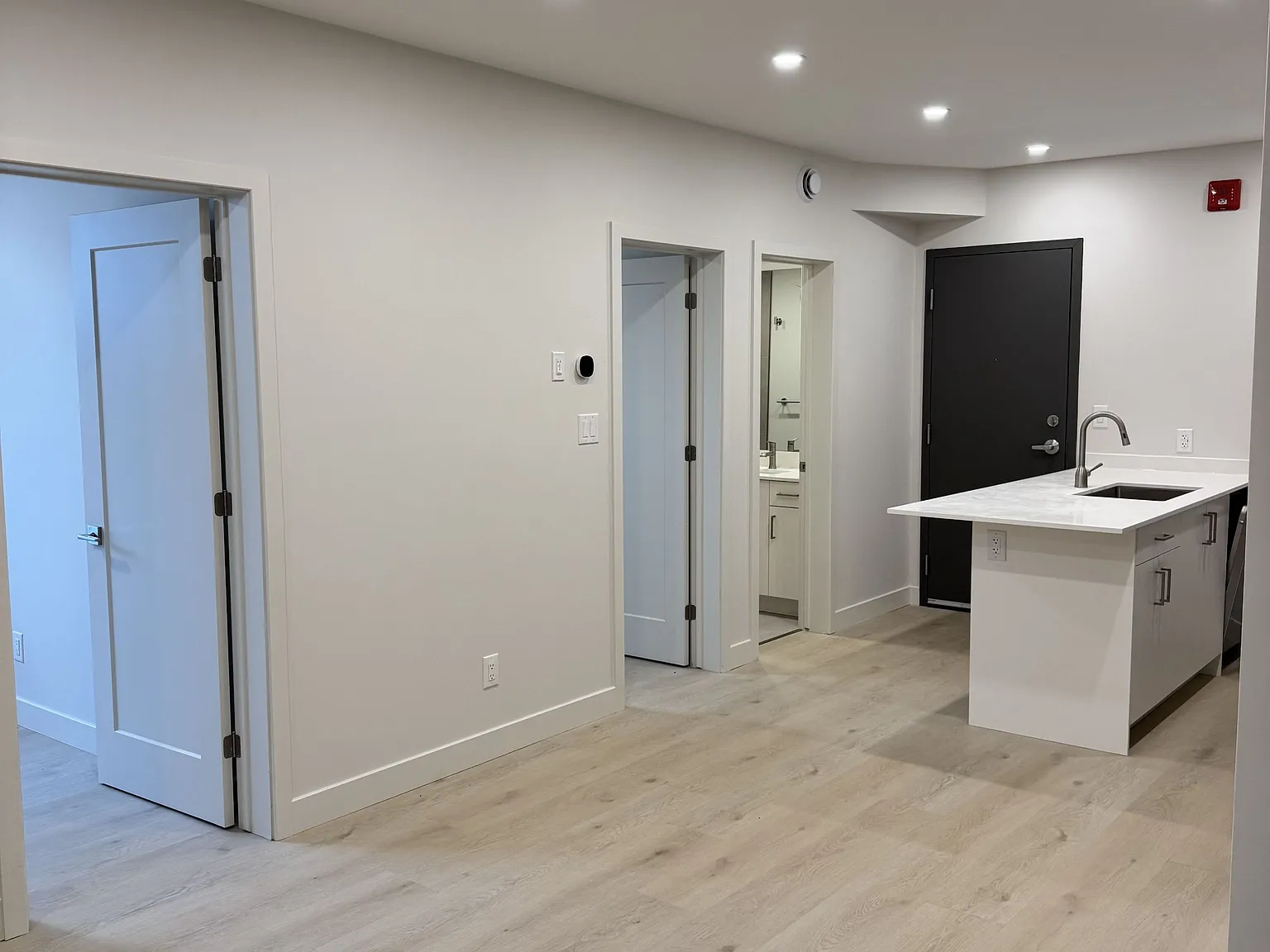 2 bed, $2,300 — Photo 4