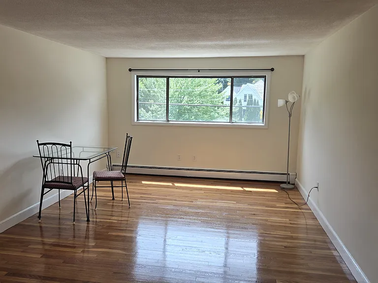 108 E Main St #10 — Photo 4