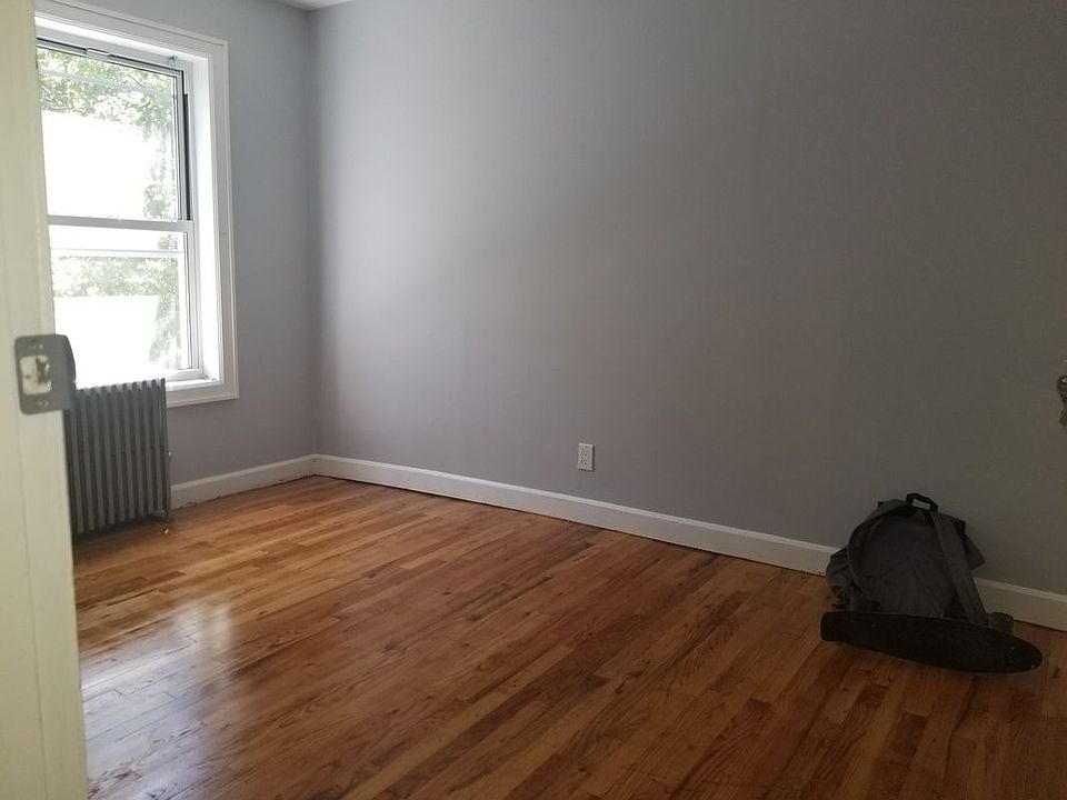 1st image of 135 Meserole St #2
