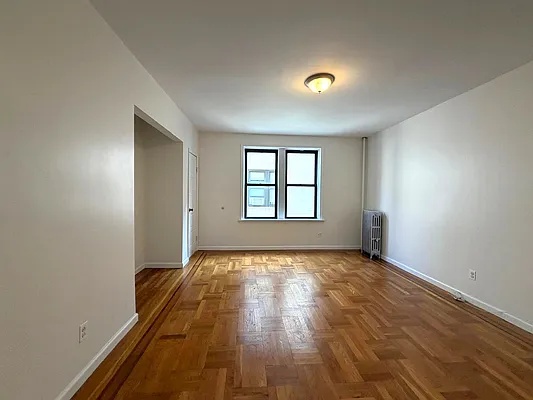 Living room, photo 2