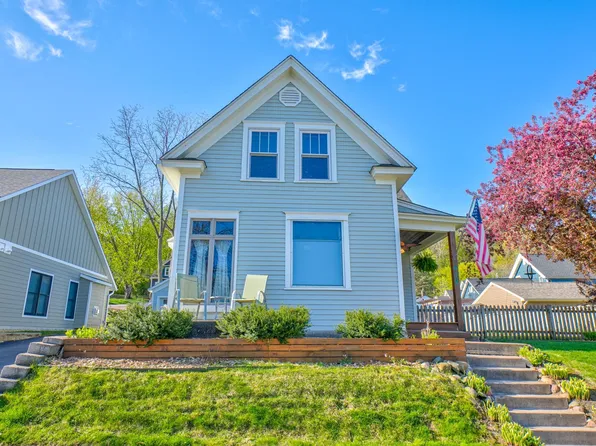512 Locust St, Hudson, WI 54016