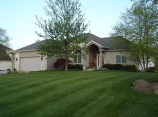 3103 Noble Hawk Dr, Kendallville, IN 46755