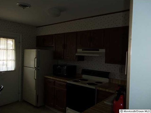 2nd image of 81 Cambridge Circle #A