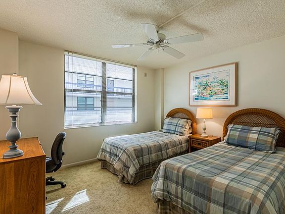 5th image of 693 Seaview Ct APT 504
