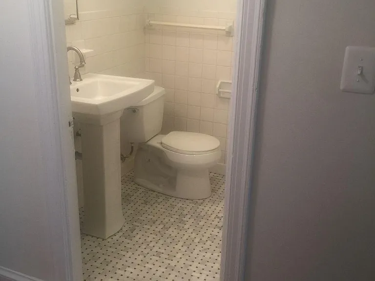 Spring Valley Apartments — Photo 15