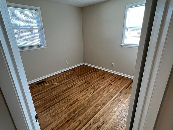 5th image of 379 Austin Park Dr