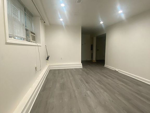 3rd image of 2714 W Julia Ct