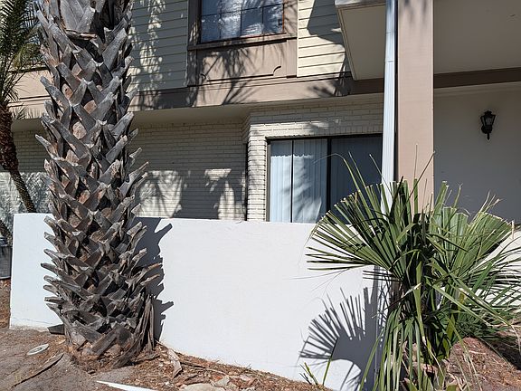 3rd image of 5989 Village Cir #5989