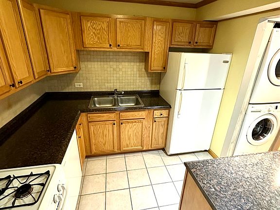 5th image of 14526 Linder Ct #Penthouse 4