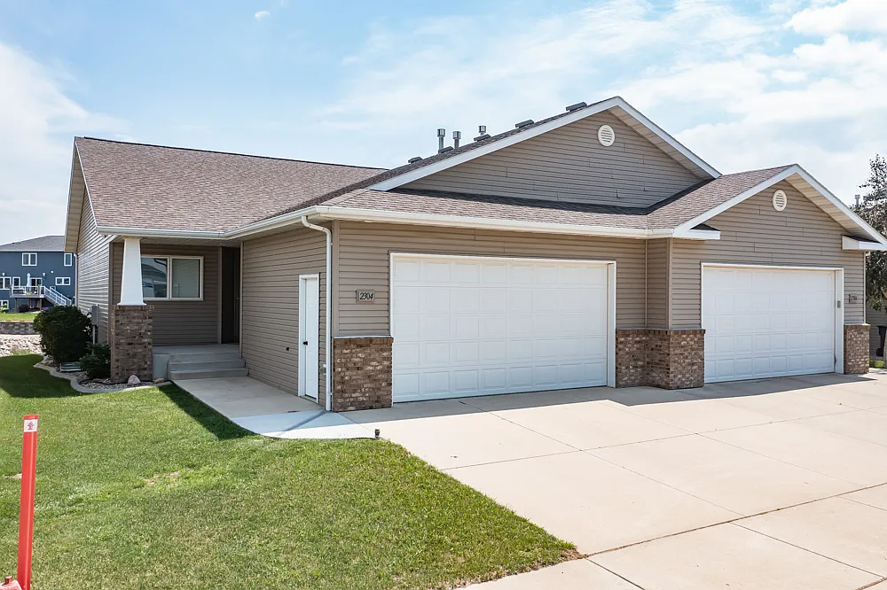 2304 Marina Road Southeast - 1 — Photo 1