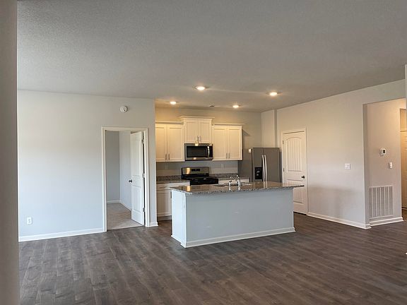 3rd image of 170 Misty Birch Ln