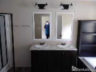 2nd image of 110 Greenview Cir