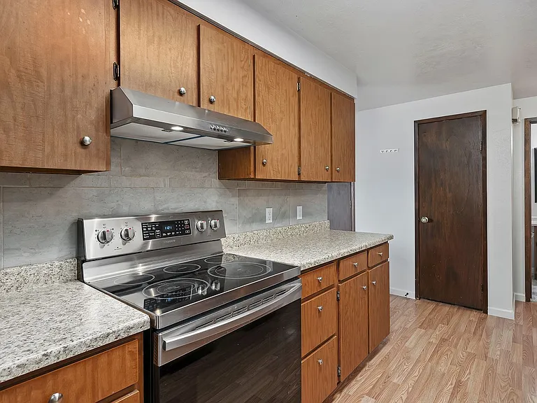 158 Ridgeway Dr — Photo 10