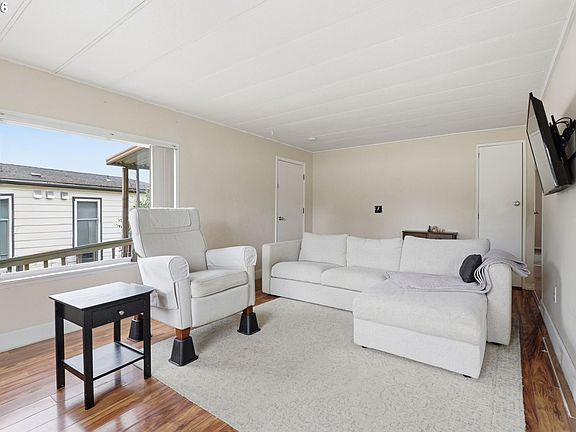 3rd image of 13900 SE Highway 212 Unit 78