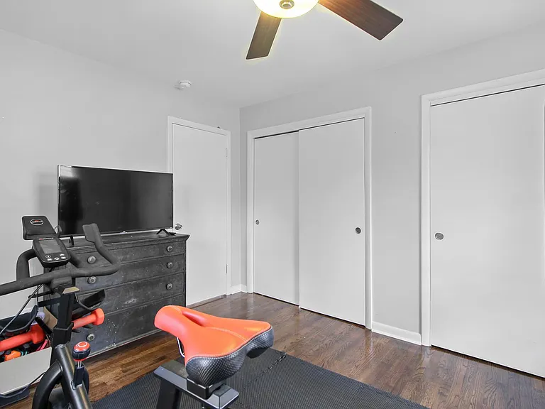 Upstairs bedroom 2
