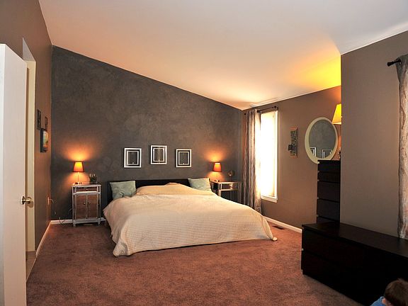 Master BR w/walk ins