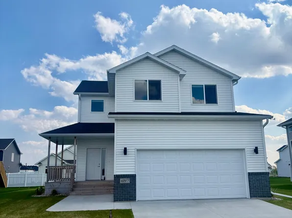 6797 28th St S, Fargo, ND 58104