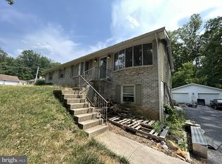 10 White Oak Dr, Carlisle, PA 17015