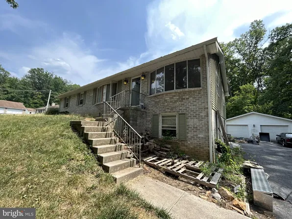 10 White Oak Dr, Carlisle, PA 17015