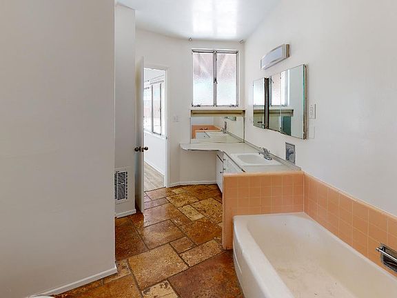 5001-Rockford-Dr-Bathroom_06202025