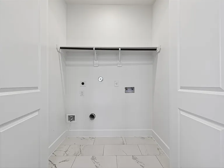 702 Sonfield Dr — Photo 23