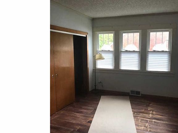 4th image of 64 Evelyn Ave