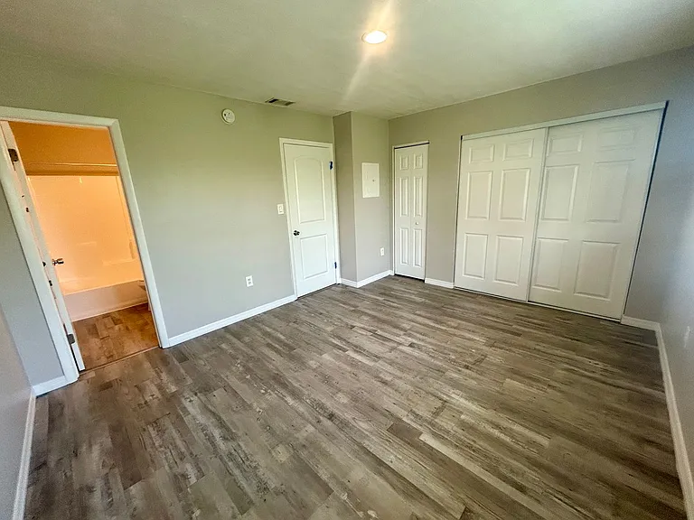 Janie B Apartments — Photo 13