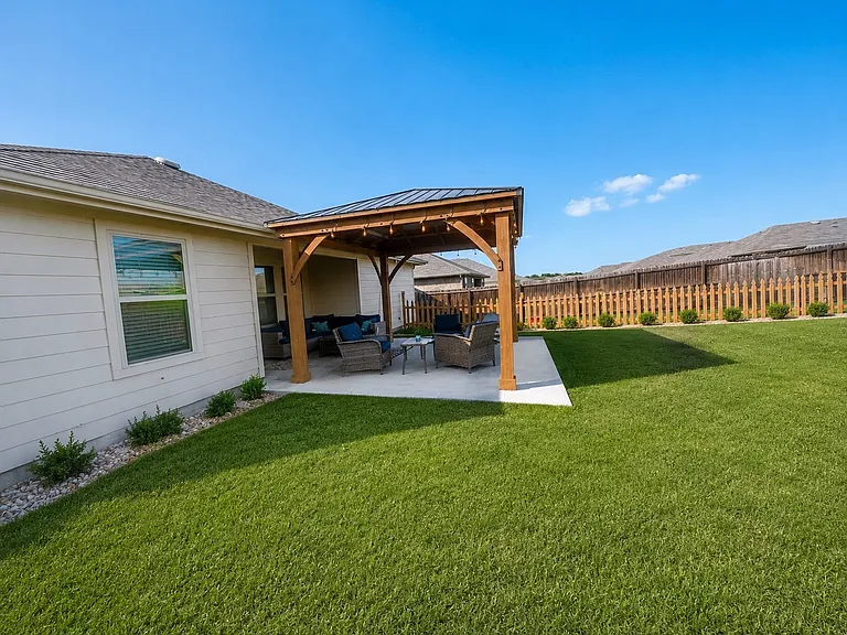 504 Silo Cir — Photo 16
