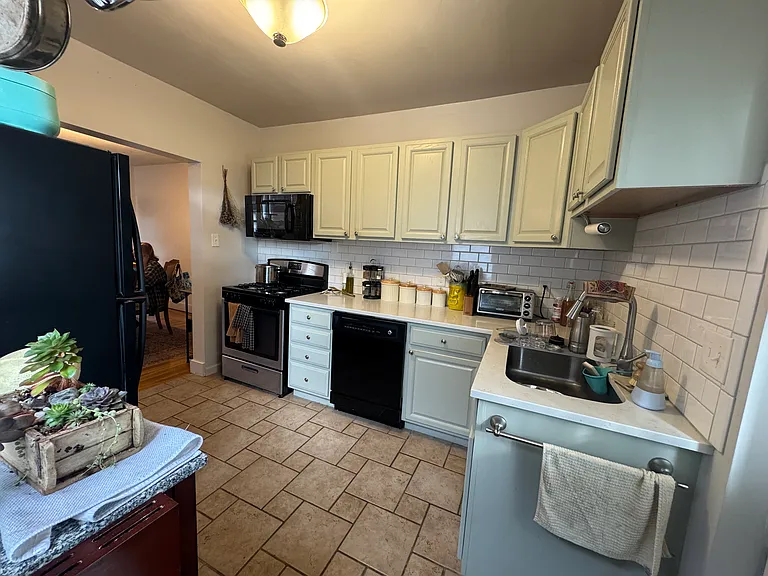 1461 Tolma Ave — Photo 8