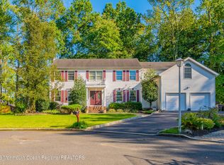 5 Shainy Ln, Matawan, NJ 07747