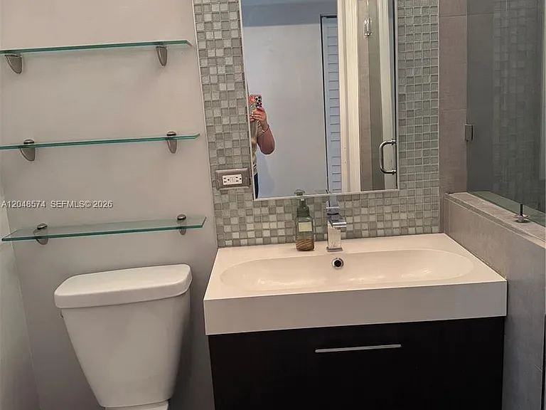 1205 Crystal Way #E — Photo 3