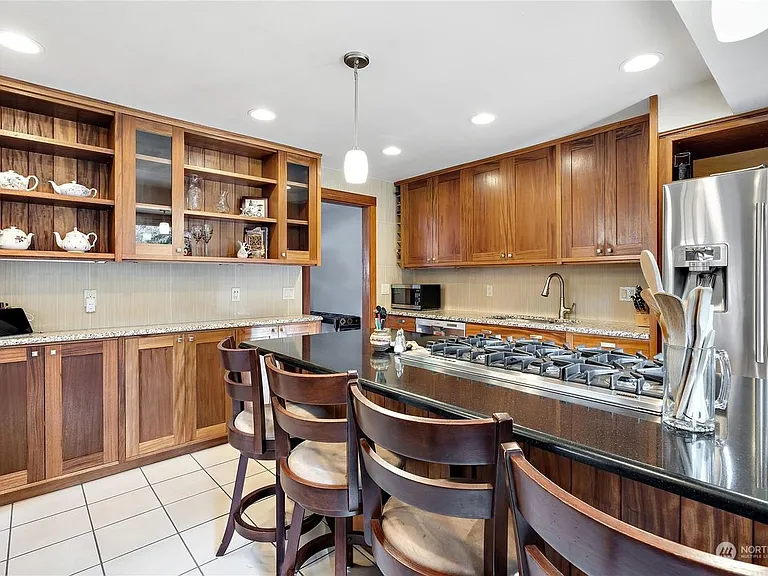 13717 NE 70th Pl — Photo 9
