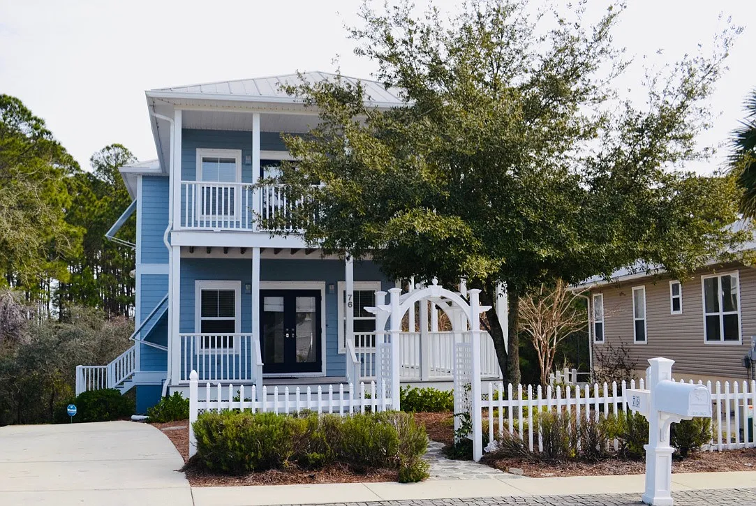 4 bed, 2256 sqft, $4,100 — Photo 1