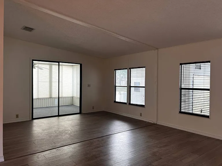 407 Whisper Oaks Dr #407 — Photo 14