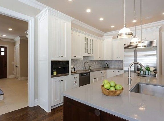 5th image of 11 Wilshire Dr