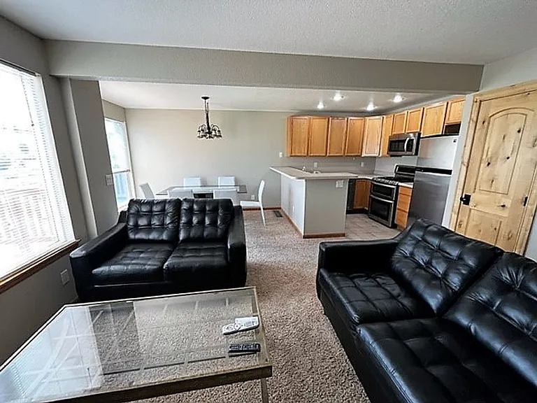 592 Meadow Wood Cir — Photo 4