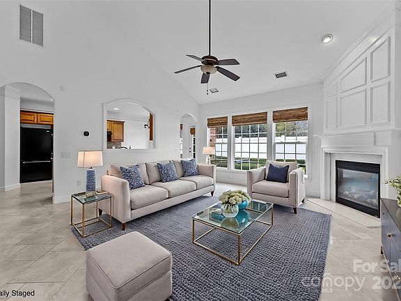 4th image of 7905 Oratorio Pl