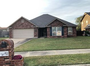 1905 Walnut Hill Ln, Claremore, OK 74019