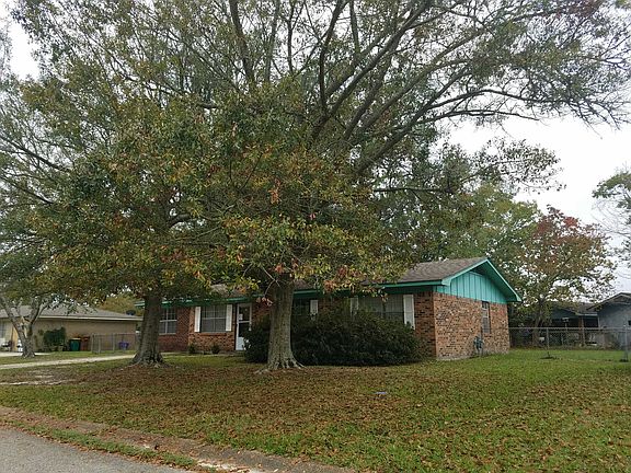 3rd image of 663 Orchard Dr