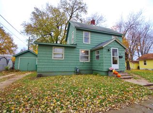 318 N 12th St, Niles, MI 49120