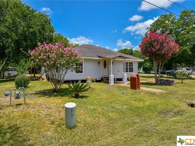 414 E Cedar St, Edna, TX, 77957