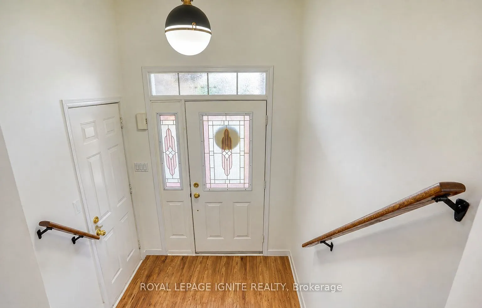 2 bed, $2,600 — Photo 2