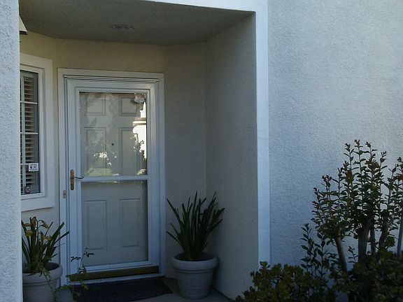 Front door w/glass&screen dr