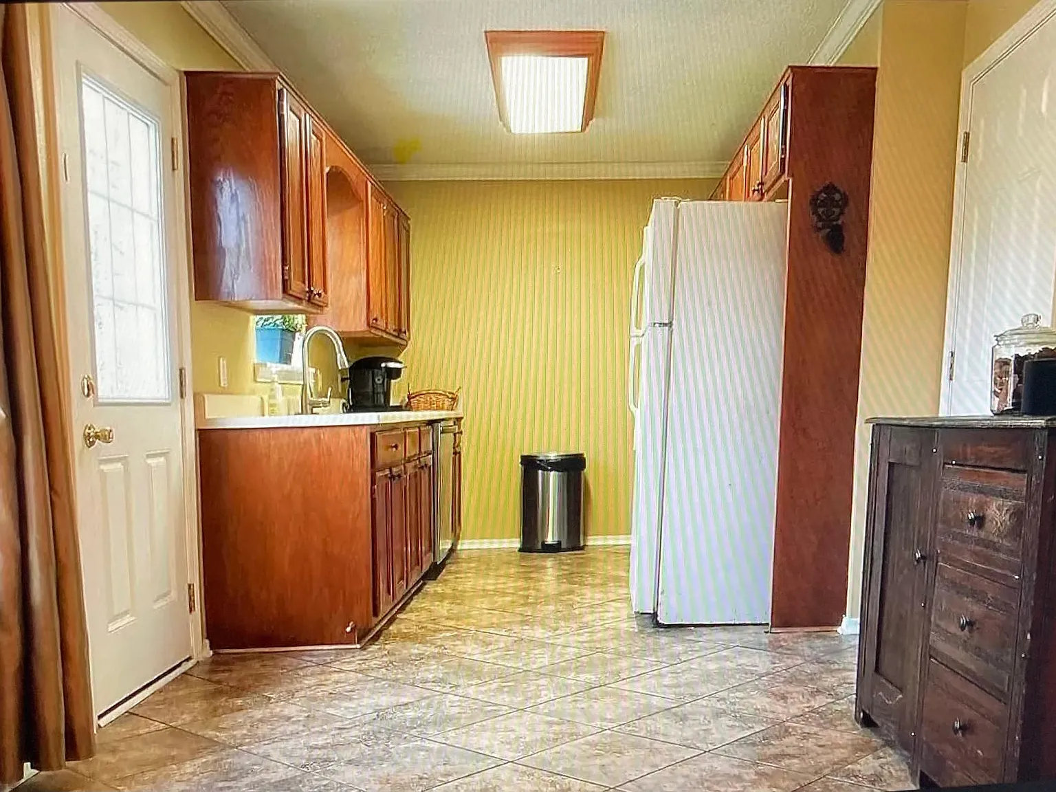 3 bed, 1224 sqft, $1,550 — Photo 3