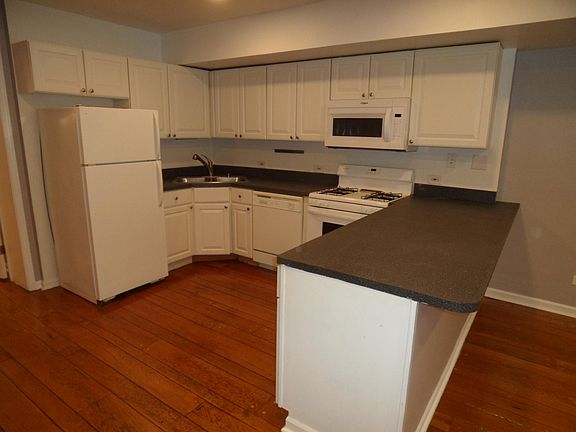 5th image of 6821 N Ashland Blvd