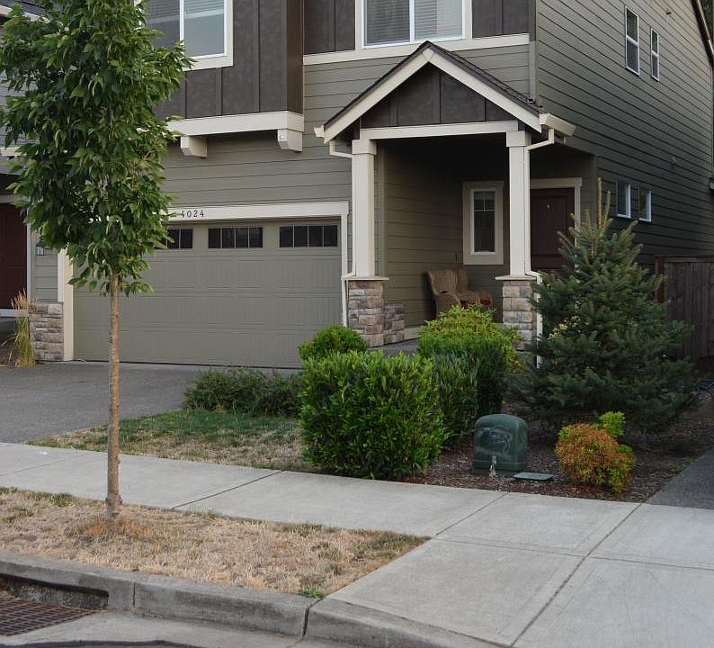 1st image of 4024 SE Discovery St