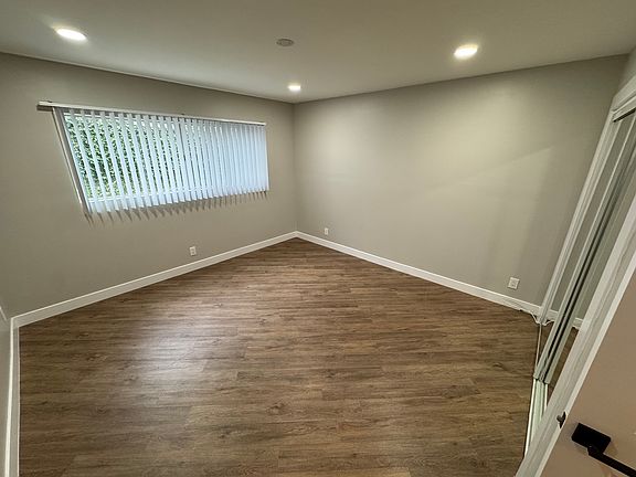 5th image of 1733 Garfield Pl #106