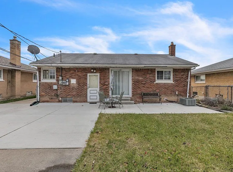 4941 Julius Blvd — Photo 3